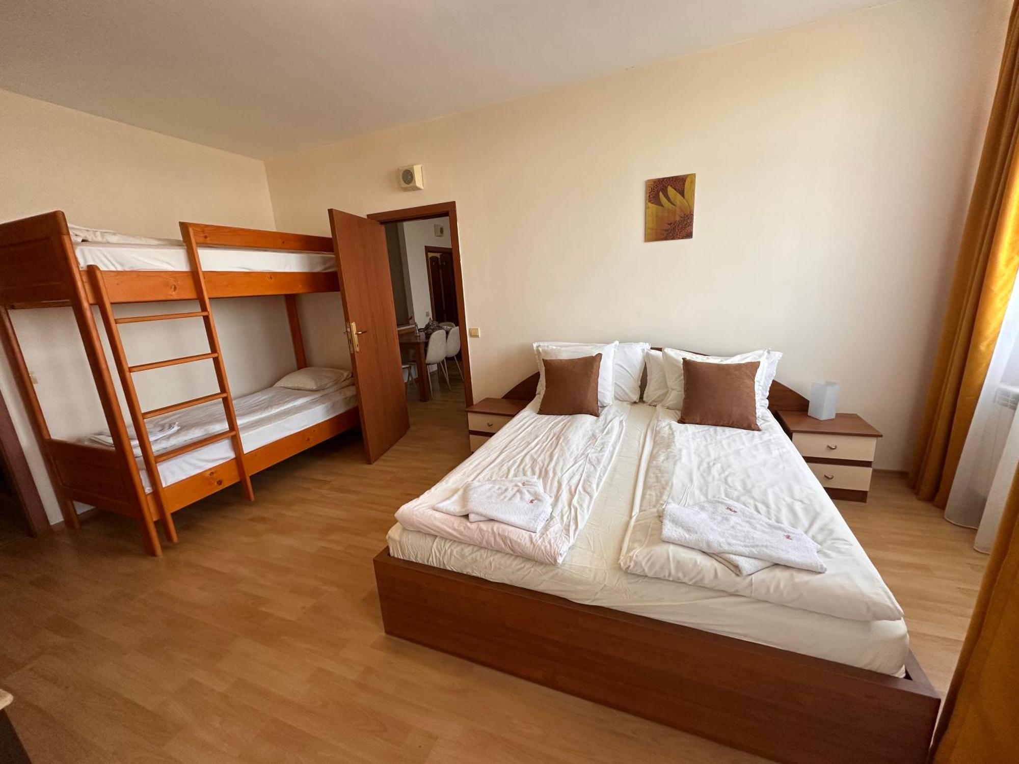 Διαμέρισμα For 6 In Flora Main Building - Prime Location!