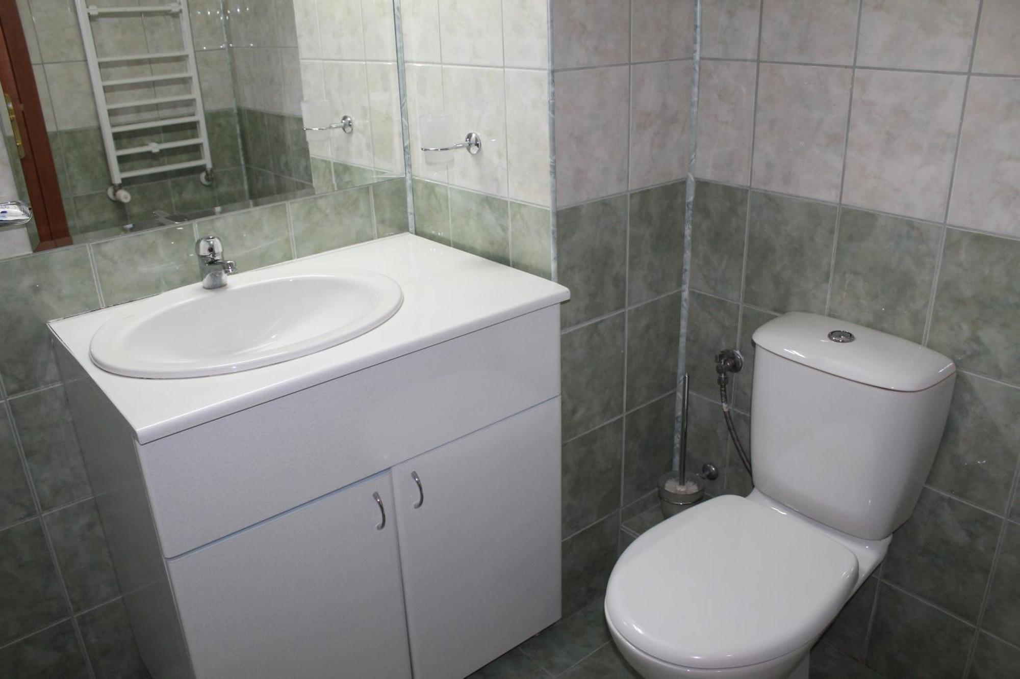 For 6 In Flora Main Building - Prime Location! Διαμέρισμα *